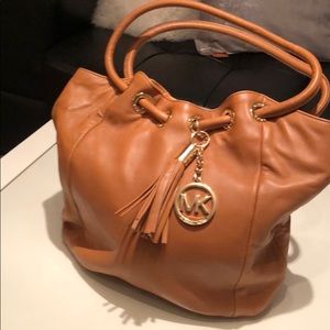 Michael Kors medium tote . 100% authentic.